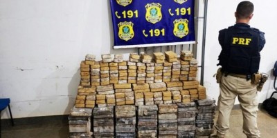 PRF do MT apreende mais de 500 kg de droga em carreta que teria sido carregada em Rolim...