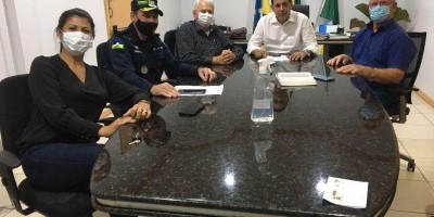 Prefeito Aldo Júlio se reúne com governo do estado para cobrar por asfalto do Bairro...