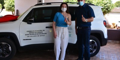 Conselho Municipal de Defesa da Pessoa Idosa recebe veículo em Rolim de Moura