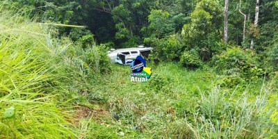 Caminhonete roubada em Ji-Paraná é encontrada capotada em Nova Brasilândia
