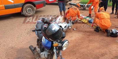 Mulher sofre fratura exposta na perna após ser atingida por carro no bairro São...