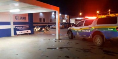 Jaru: Homem pede socorro no hospital municipal com faca crava nas costas