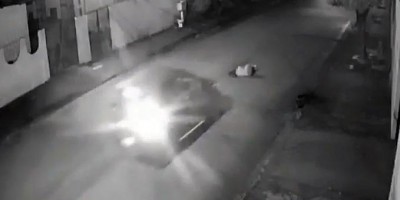 Vídeo mostra carro atropelando mulher em Porto Velho 