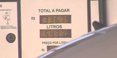 Grupo é preso em posto de gasolina ao tentar pagar compra com aplicativo que gera falso...