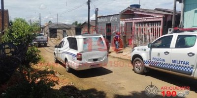 Ariquemes: Mulher é morta pelo marido com 7 facadas; Faca ficou cravada no pescoço da...