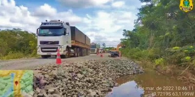 Trânsito na BR-364 entre Ariquemes e Itapuã segue parcialmente liberado; Obra de...