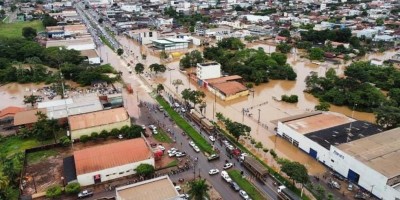 Marginal da BR-364 passa por obra de elevação de pista após cheia em Cacoal