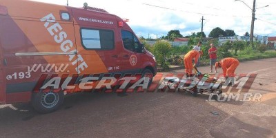 Mulher foi socorrida pelos bombeiros após passar por quebra-molas e sofrer queda de moto...