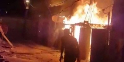 Aparentemente surtado, homem de 34 anos incendeia casa, avança com faca contra policial,...
