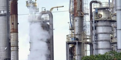 Preço do barril de petróleo cai 7% e é negociado abaixo de US$ 100