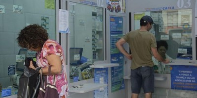 Trabalhadores poderão sacar até R$ 1 mil de contas do FGTS; Veja o calendário de...