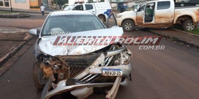 Condutor avança via preferencial e atinge contra caminhonete no Centro de Rolim de...