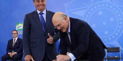 Ministro da Educação diz que, a pedido de Bolsonaro, prioriza amigos de pastor para...