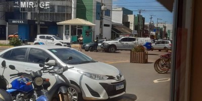 Vídeo de mulher seminua e homem chorando no centro de Vilhena viraliza