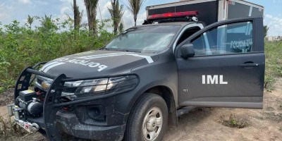 Pai escuta tiros e encontra filho de 19 anos morto em frente de casa em Candeias do Jamari