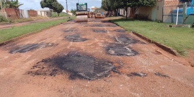 Secretaria de obras recupera Avenida Fortaleza no Bairro Industrial em Rolim de Moura