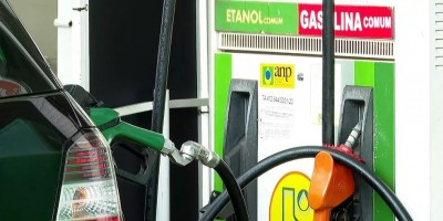 Puxada pelos combustíveis, inflação de março é a maior já registrada em 28 anos