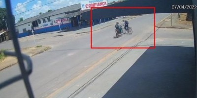Câmera de segurança registra grave acidente entre moto e bicicleta em Ji-Paraná; Veja...
