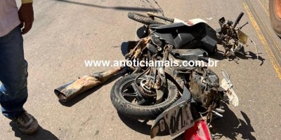 Mulher escapa da morte ao ser atropelada e ter motoneta completamente destruída por...