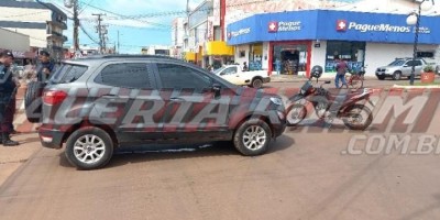 Mulher sofre fratura na perna após colidir em carro que invadiu preferencial em Rolim de...