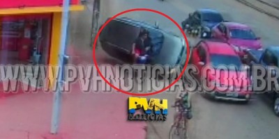 Carro tomba em cima de ciclista após grave acidente em Porto Velho; veja o vídeo