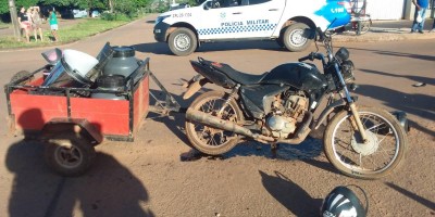 Motociclista e passageiro são socorridos para a UPA após colidir em caminhão em Rolim...