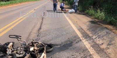 Jovem morre após colidir em carreta em grave acidente na BR-364 em Jaru