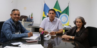 Prefeito Aldo Júlio recebe equipe do SINE de Rolim de Moura