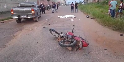 Motociclista morre após avançar cruzamento e colidir em Hilux em Porto Velho