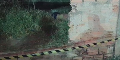 Homem é morto a pauladas em terreno abandonado em Porto Velho
