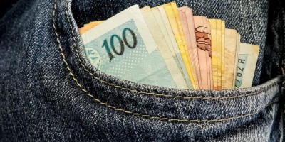Dinheiro na poupança 'encolhe' há 20 meses seguidos; veja alternativas à caderneta