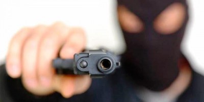 Família passa momentos de terror ao ser rendida dentro casa por assaltantes em Pimenta...