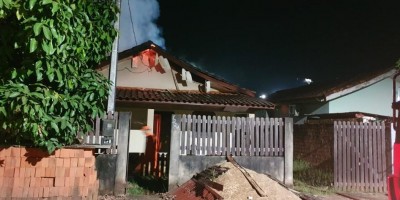 Mulher ateia fogo na cama ao flagrar marido com outra em Jaru; veja o vídeo