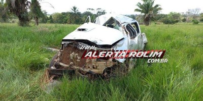 Motorista perde controle da direção e capota caminhonete diversas vezes na RO-010 em...
