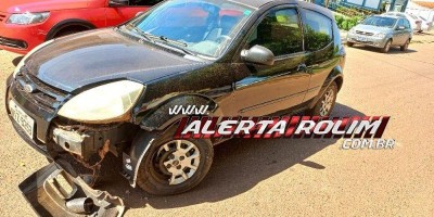 Ao sair de estacionamento, motorista de carro não vê motocicleta e acaba causando...