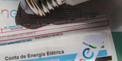 Câmara aprova desconto em conta de luz em razão de imposto que governo cobrou...