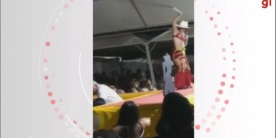 Vídeo de vaqueira acertando idoso com chicote em baile em RO viraliza na internet; veja