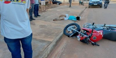 Jovem de 22 anos é morto a tiros por dupla em motocicleta no MT; veja o vídeo