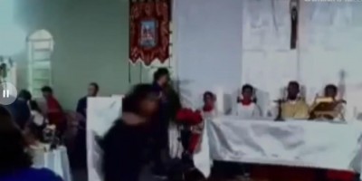 Vídeo mostra pânico dentro de igreja por causa de tiroteio no Pará; durante correria,...