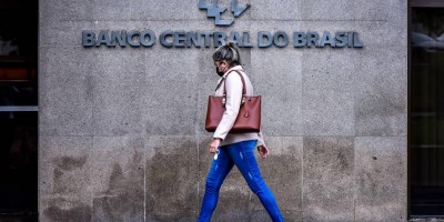 Banco Central eleva a taxa de juros para 13,25% ao ano, maior alta desde 2016