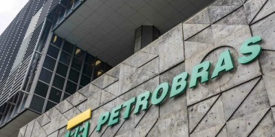 Presidente da Câmara e ministro da Casa Civil pressionam presidente da Petrobras por...