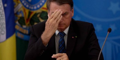Bolsonaro diz que Petrobras pode mergulhar Brasil no caos com novos reajustes