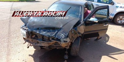 Colisão entre dois carros é registrada na manhã desta quarta-feira no Centro de Rolim...