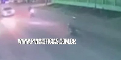 Câmera de segurança registra grave colisão frontal entre motos onde uma pessoa morreu...