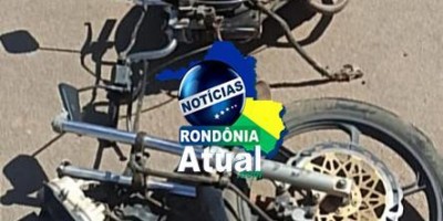 Moto fica partida ao meio após colisão com carro em Ji-Paraná