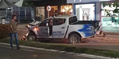 Viatura da PM bate em dois veículos durante perseguição em Ariquemes; veja vídeos