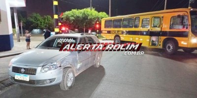 Ônibus escolar e carro se envolvem em acidente na noite de terça-feira em Rolim de Moura