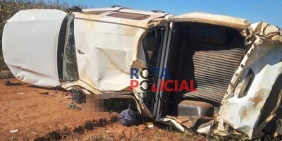 Motorista tem cabeça decepada após capotamento de camionete na BR-364 em MT