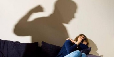Dona de casa é surrada pelo marido ao voltar de culto em igreja