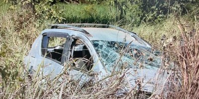 Carro capota 5 vezes durante acidente em Porto Velho